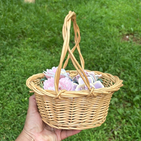 VINTAGE FLOWERS BASKET - Picture 3 of 16